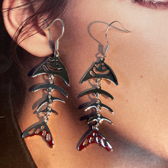 Fashion Fish Earrings - Picture 3 of 4